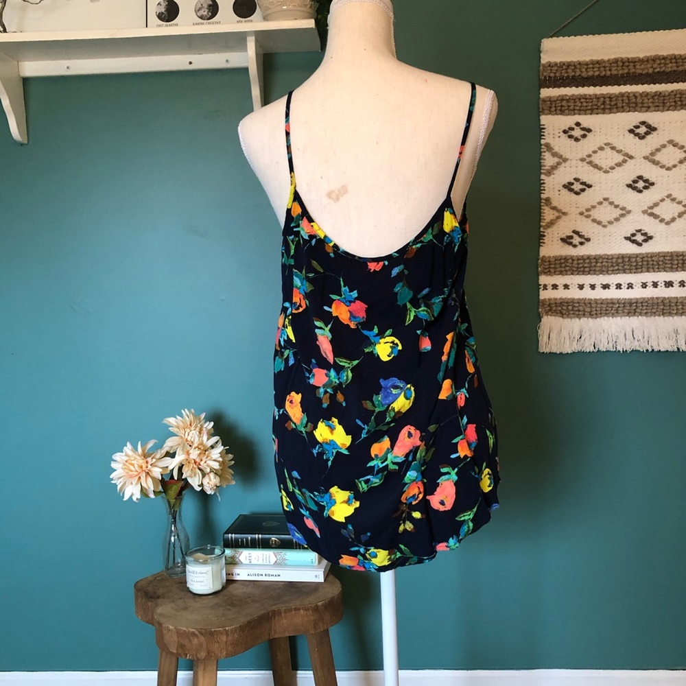 Floral Tank Top - Picture 2 of 3